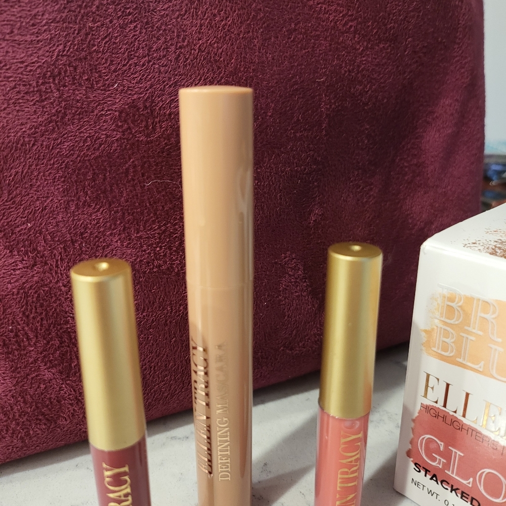 Ellen Tracy makeup 4 piece bundle - Picture 4 of 7